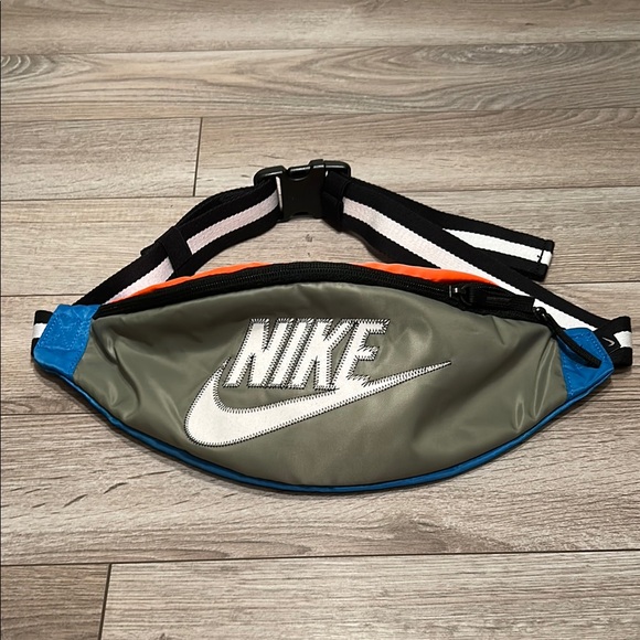 Nike Gray Orange Blue Men's Waist Belt Bag Adjustable - Picture 1 of 8